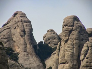 El Elefante (en cuya pared se halla la ermita) y la Momia
